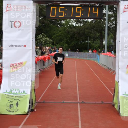 14.06.2026 - 7 Türme Triathlon Andreas Tolksdorf http://msf.ph/oto/9807394 14.06.2026 16:19:13 Ziel 1296 meine-sportfotos.de