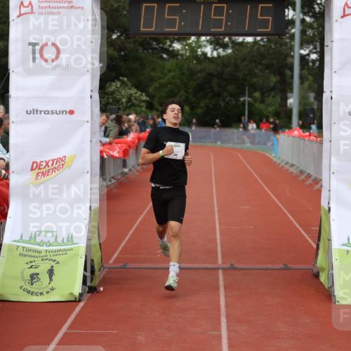 14.06.2026 - 7 Türme Triathlon Andreas Tolksdorf http://msf.ph/oto/9807398 14.06.2026 16:19:14 Ziel 1296 meine-sportfotos.de