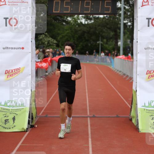 14.06.2026 - 7 Türme Triathlon Andreas Tolksdorf http://msf.ph/oto/9807399 14.06.2026 16:19:14 Ziel 1296 meine-sportfotos.de