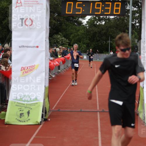 14.06.2026 - 7 Türme Triathlon Andreas Tolksdorf http://msf.ph/oto/9807408 14.06.2026 16:19:37 Ziel 1381, 1387, 1489 meine-sportfotos.de