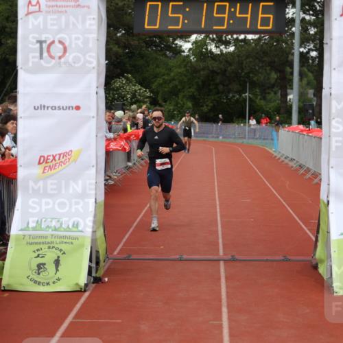 14.06.2026 - 7 Türme Triathlon Andreas Tolksdorf http://msf.ph/oto/9807418 14.06.2026 16:19:45 Ziel 727, 1387 meine-sportfotos.de