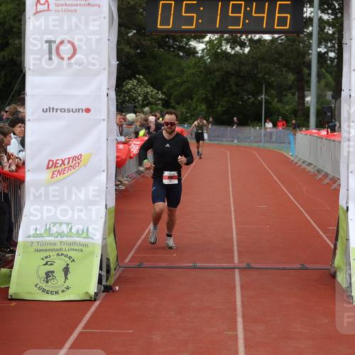 14.06.2026 - 7 Türme Triathlon Andreas Tolksdorf http://msf.ph/oto/9807420 14.06.2026 16:19:45 Ziel 727, 1387 meine-sportfotos.de