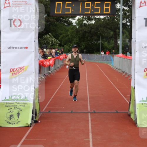 14.06.2026 - 7 Türme Triathlon Andreas Tolksdorf http://msf.ph/oto/9807425 14.06.2026 16:19:57 Ziel 902 meine-sportfotos.de