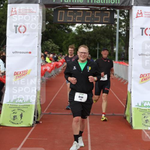14.06.2026 - 7 Türme Triathlon Andreas Tolksdorf http://msf.ph/oto/9807596 14.06.2026 16:22:51 Ziel 1261, 1316, 1422, 1446, 1487 meine-sportfotos.de
