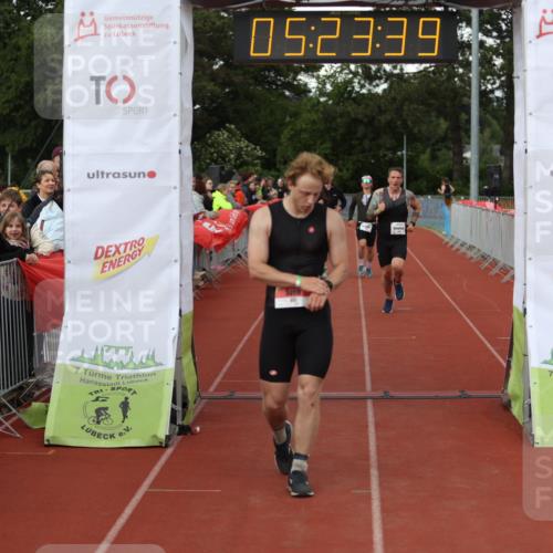 14.06.2026 - 7 Türme Triathlon Andreas Tolksdorf http://msf.ph/oto/9807642 14.06.2026 16:23:38 Ziel 697, 783, 1205, 1267, 1339, 1345, 1356, 1420 meine-sportfotos.de