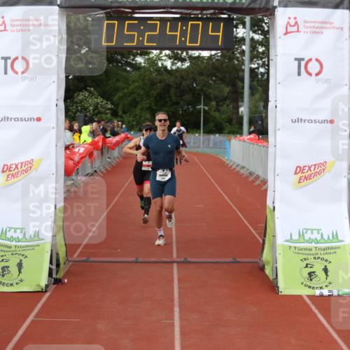 14.06.2026 - 7 Türme Triathlon Andreas Tolksdorf http://msf.ph/oto/9807668 14.06.2026 16:24:02 Ziel 601, 1453, 1471 meine-sportfotos.de