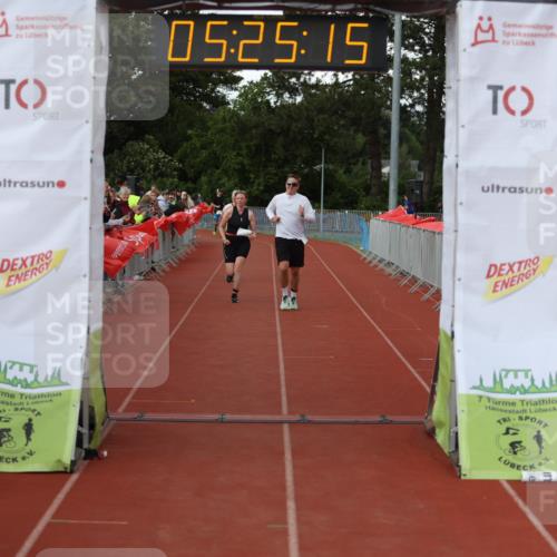 14.06.2026 - 7 Türme Triathlon Andreas Tolksdorf http://msf.ph/oto/9807696 14.06.2026 16:25:14 Ziel 970, 1323, 1460 meine-sportfotos.de