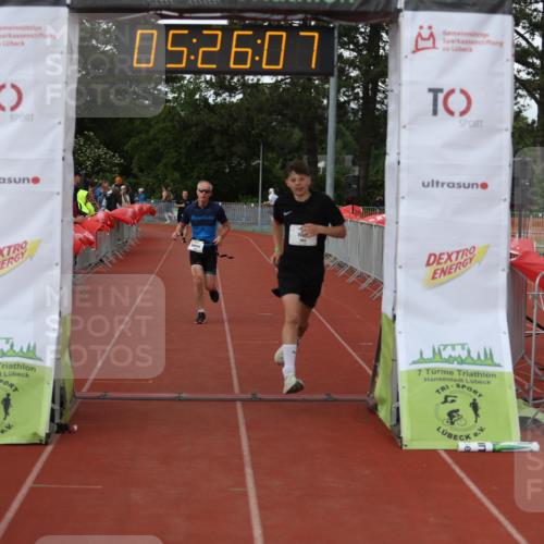 14.06.2026 - 7 Türme Triathlon Andreas Tolksdorf http://msf.ph/oto/9807786 14.06.2026 16:26:06 Ziel 1454, 1457 meine-sportfotos.de