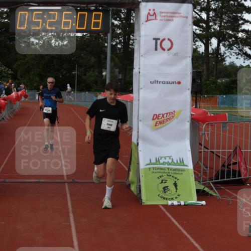 14.06.2026 - 7 Türme Triathlon Andreas Tolksdorf http://msf.ph/oto/9807792 14.06.2026 16:26:07 Ziel 1454, 1457 meine-sportfotos.de