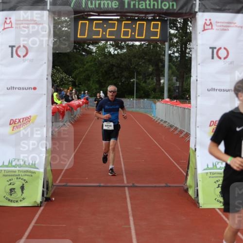 14.06.2026 - 7 Türme Triathlon Andreas Tolksdorf http://msf.ph/oto/9807794 14.06.2026 16:26:08 Ziel 1454, 1457 meine-sportfotos.de