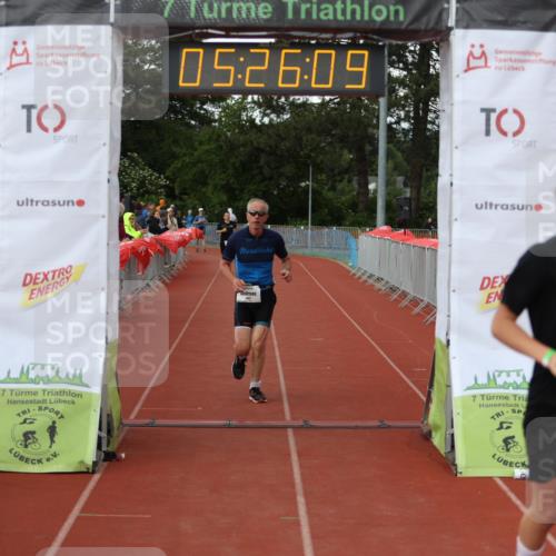 14.06.2026 - 7 Türme Triathlon Andreas Tolksdorf http://msf.ph/oto/9807795 14.06.2026 16:26:08 Ziel 1454, 1457 meine-sportfotos.de