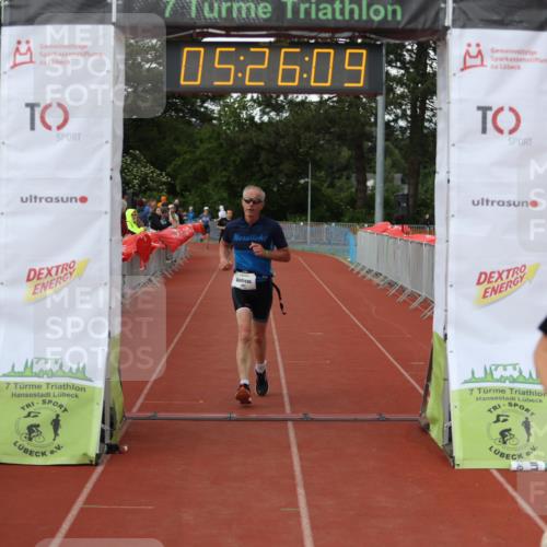 14.06.2026 - 7 Türme Triathlon Andreas Tolksdorf http://msf.ph/oto/9807797 14.06.2026 16:26:08 Ziel 1454, 1457 meine-sportfotos.de