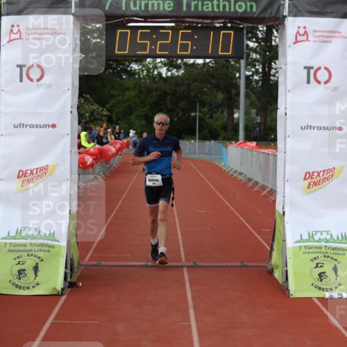 14.06.2026 - 7 Türme Triathlon Andreas Tolksdorf http://msf.ph/oto/9807801 14.06.2026 16:26:08 Ziel 1454, 1457 meine-sportfotos.de