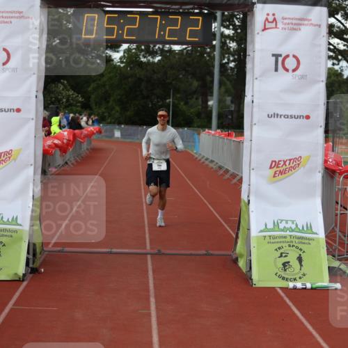 14.06.2026 - 7 Türme Triathlon Andreas Tolksdorf http://msf.ph/oto/9808037 14.06.2026 16:27:21 Ziel 1225 meine-sportfotos.de