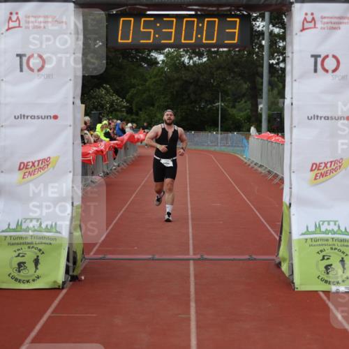14.06.2026 - 7 Türme Triathlon Andreas Tolksdorf http://msf.ph/oto/9808279 14.06.2026 16:30:02 Ziel 698, 1329, 1485 meine-sportfotos.de