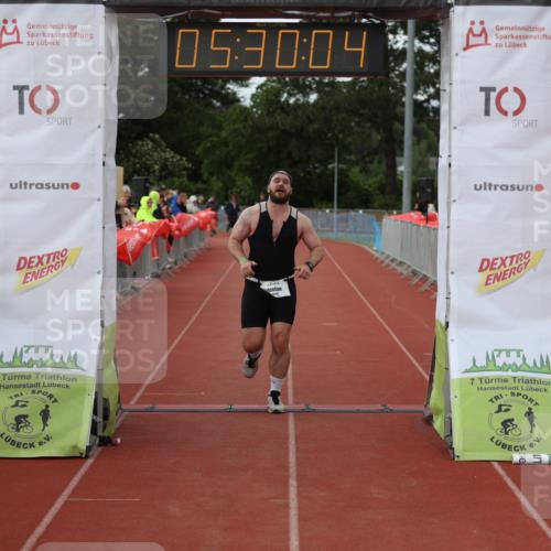 14.06.2026 - 7 Türme Triathlon Andreas Tolksdorf http://msf.ph/oto/9808301 14.06.2026 16:30:03 Ziel 698, 1329, 1485 meine-sportfotos.de