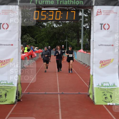14.06.2026 - 7 Türme Triathlon Andreas Tolksdorf http://msf.ph/oto/9808315 14.06.2026 16:30:16 Ziel 880, 1796 meine-sportfotos.de