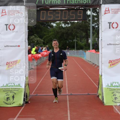 14.06.2026 - 7 Türme Triathlon Andreas Tolksdorf http://msf.ph/oto/9808373 14.06.2026 16:30:58 Ziel 857 meine-sportfotos.de