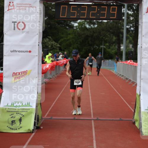 14.06.2026 - 7 Türme Triathlon Andreas Tolksdorf http://msf.ph/oto/9808527 14.06.2026 16:32:37 Ziel 886, 1260 meine-sportfotos.de