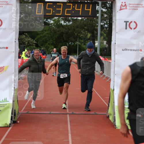 14.06.2026 - 7 Türme Triathlon Andreas Tolksdorf http://msf.ph/oto/9808540 14.06.2026 16:32:43 Ziel 886, 1260, 1325 meine-sportfotos.de