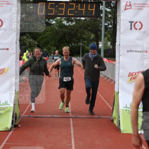 14.06.2026 - 7 Türme Triathlon Andreas Tolksdorf http://msf.ph/oto/9808541 14.06.2026 16:32:43 Ziel 886, 1260, 1325 meine-sportfotos.de
