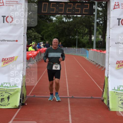 14.06.2026 - 7 Türme Triathlon Andreas Tolksdorf http://msf.ph/oto/9808552 14.06.2026 16:32:51 Ziel 886, 1325 meine-sportfotos.de