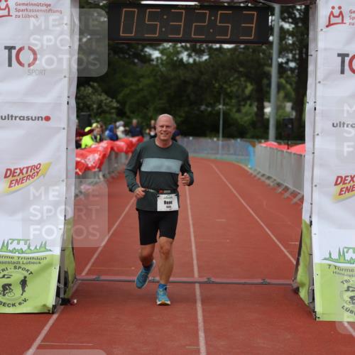 14.06.2026 - 7 Türme Triathlon Andreas Tolksdorf http://msf.ph/oto/9808557 14.06.2026 16:32:51 Ziel 886, 1325 meine-sportfotos.de