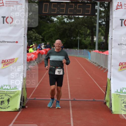 14.06.2026 - 7 Türme Triathlon Andreas Tolksdorf http://msf.ph/oto/9808559 14.06.2026 16:32:51 Ziel 886, 1325 meine-sportfotos.de