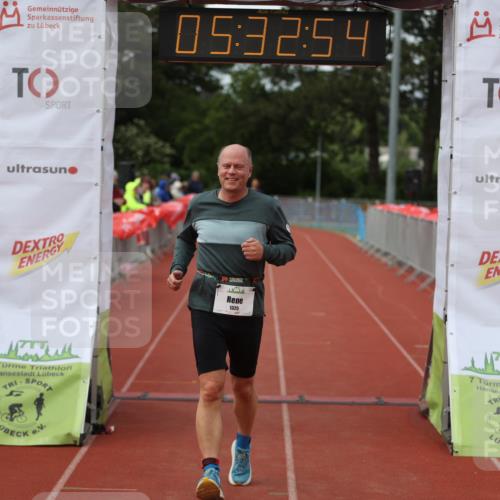 14.06.2026 - 7 Türme Triathlon Andreas Tolksdorf http://msf.ph/oto/9808575 14.06.2026 16:32:52 Ziel 886, 1325 meine-sportfotos.de