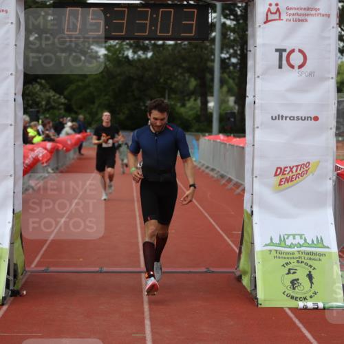 14.06.2026 - 7 Türme Triathlon Andreas Tolksdorf http://msf.ph/oto/9808583 14.06.2026 16:33:02 Ziel 733, 1230 meine-sportfotos.de