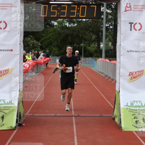 14.06.2026 - 7 Türme Triathlon Andreas Tolksdorf http://msf.ph/oto/9808591 14.06.2026 16:33:05 Ziel 733, 870, 1230 meine-sportfotos.de
