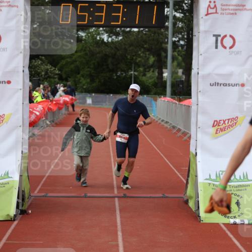 14.06.2026 - 7 Türme Triathlon Andreas Tolksdorf http://msf.ph/oto/9808617 14.06.2026 16:33:09 Ziel 733, 870, 1230 meine-sportfotos.de