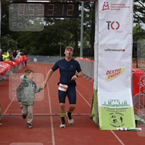 14.06.2026 - 7 Türme Triathlon Andreas Tolksdorf http://msf.ph/oto/9808628 14.06.2026 16:33:10 Ziel 733, 870, 1230 meine-sportfotos.de