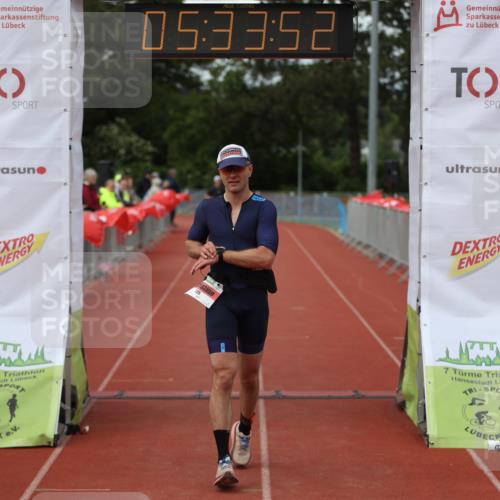 14.06.2026 - 7 Türme Triathlon Andreas Tolksdorf http://msf.ph/oto/9808686 14.06.2026 16:33:51 Ziel 735 meine-sportfotos.de