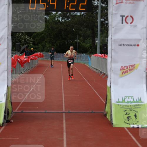 14.06.2026 - 7 Türme Triathlon Andreas Tolksdorf http://msf.ph/oto/9808784 14.06.2026 16:47:20 Ziel 826 meine-sportfotos.de