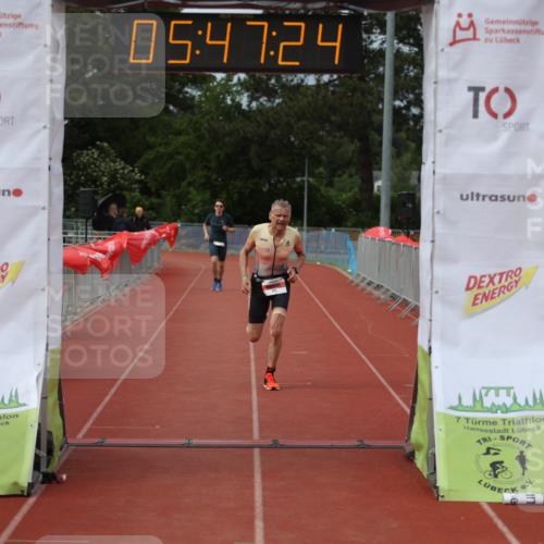 14.06.2026 - 7 Türme Triathlon Andreas Tolksdorf http://msf.ph/oto/9808787 14.06.2026 16:47:23 Ziel 826 meine-sportfotos.de