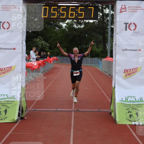 14.06.2026 - 7 Türme Triathlon Andreas Tolksdorf http://msf.ph/oto/9809050 14.06.2026 16:56:56 Ziel 742 meine-sportfotos.de