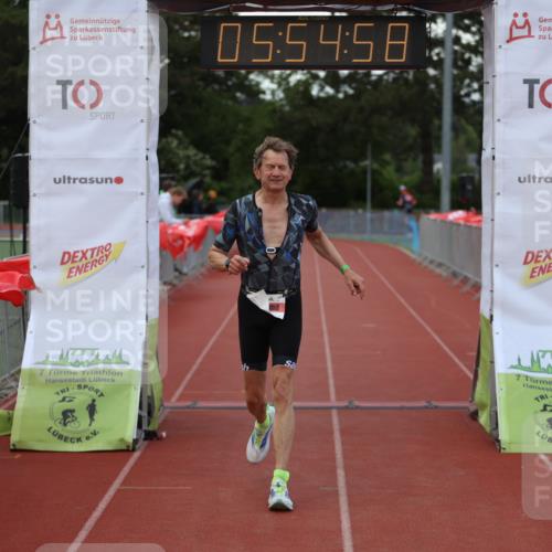 14.06.2026 - 7 Türme Triathlon Andreas Tolksdorf http://msf.ph/oto/9809170 14.06.2026 16:54:56 Ziel 807 meine-sportfotos.de