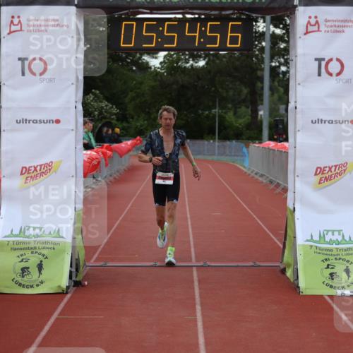 14.06.2026 - 7 Türme Triathlon Andreas Tolksdorf http://msf.ph/oto/9809176 14.06.2026 16:54:55 Ziel 807 meine-sportfotos.de