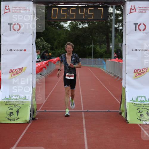 14.06.2026 - 7 Türme Triathlon Andreas Tolksdorf http://msf.ph/oto/9809183 14.06.2026 16:54:55 Ziel 807 meine-sportfotos.de