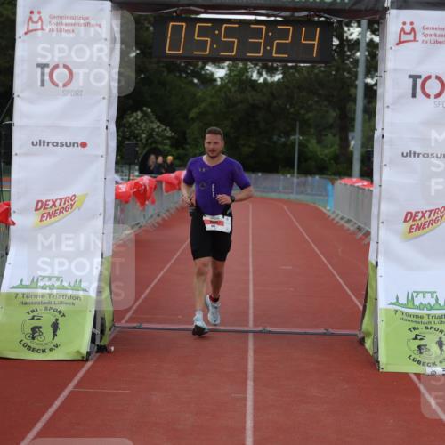 14.06.2026 - 7 Türme Triathlon Andreas Tolksdorf http://msf.ph/oto/9809269 14.06.2026 16:53:22 Ziel 663, 860 meine-sportfotos.de
