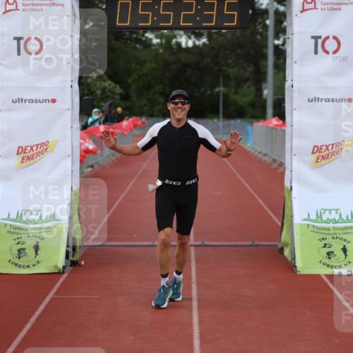 14.06.2026 - 7 Türme Triathlon Andreas Tolksdorf http://msf.ph/oto/9809305 14.06.2026 16:52:34 Ziel 748 meine-sportfotos.de