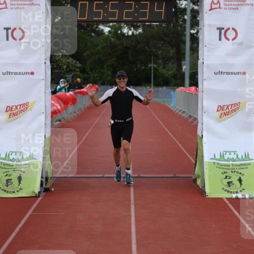 14.06.2026 - 7 Türme Triathlon Andreas Tolksdorf http://msf.ph/oto/9809311 14.06.2026 16:52:33 Ziel 748 meine-sportfotos.de