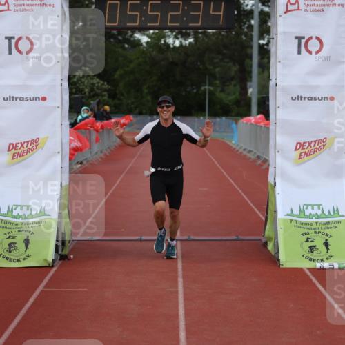14.06.2026 - 7 Türme Triathlon Andreas Tolksdorf http://msf.ph/oto/9809316 14.06.2026 16:52:33 Ziel 748 meine-sportfotos.de