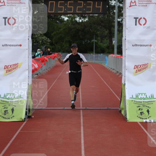 14.06.2026 - 7 Türme Triathlon Andreas Tolksdorf http://msf.ph/oto/9809334 14.06.2026 16:52:33 Ziel 748 meine-sportfotos.de