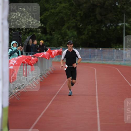 14.06.2026 - 7 Türme Triathlon Andreas Tolksdorf http://msf.ph/oto/9809363 14.06.2026 16:52:29 Ziel 748 meine-sportfotos.de