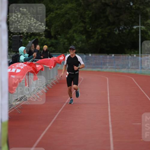 14.06.2026 - 7 Türme Triathlon Andreas Tolksdorf http://msf.ph/oto/9809367 14.06.2026 16:52:28 Ziel 748 meine-sportfotos.de