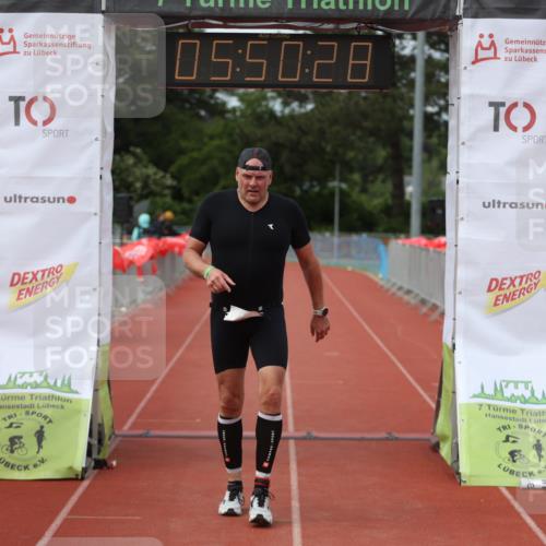 14.06.2026 - 7 Türme Triathlon Andreas Tolksdorf http://msf.ph/oto/9809461 14.06.2026 16:50:27 Ziel 694, 766 meine-sportfotos.de