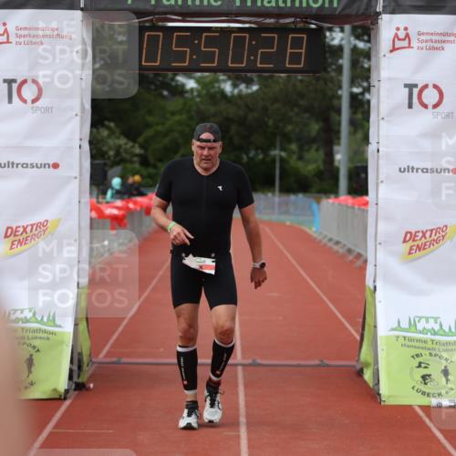 14.06.2026 - 7 Türme Triathlon Andreas Tolksdorf http://msf.ph/oto/9809474 14.06.2026 16:50:27 Ziel 694, 766 meine-sportfotos.de