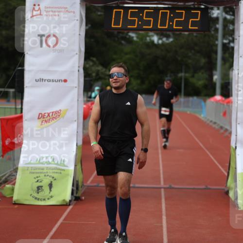 14.06.2026 - 7 Türme Triathlon Andreas Tolksdorf http://msf.ph/oto/9809483 14.06.2026 16:50:21 Ziel 694, 766 meine-sportfotos.de